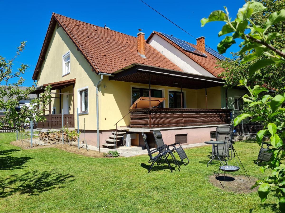 Gyöngyvirág Apartman Lenti Exterior foto